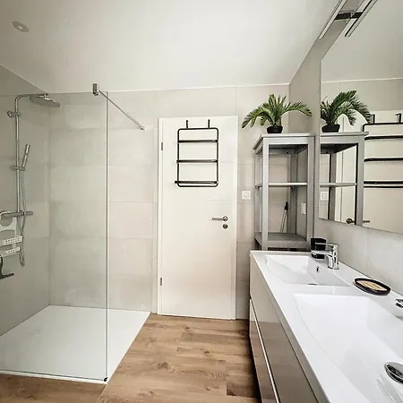 Le Du Kaiser Apartment
